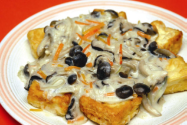 豆腐のきのこ牛乳あんかけ